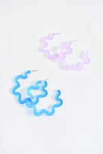 WAVY HOOP EARRINGS