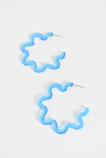 WAVY HOOP EARRINGS